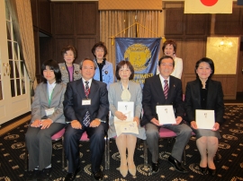 贈呈式出席者：心豊かな岡山っ子応援団、岡山市善隣館、いちにのさん、岡山後楽館中学校