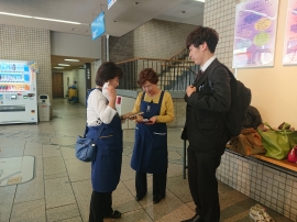 山陽新聞社から取材を受ける会長